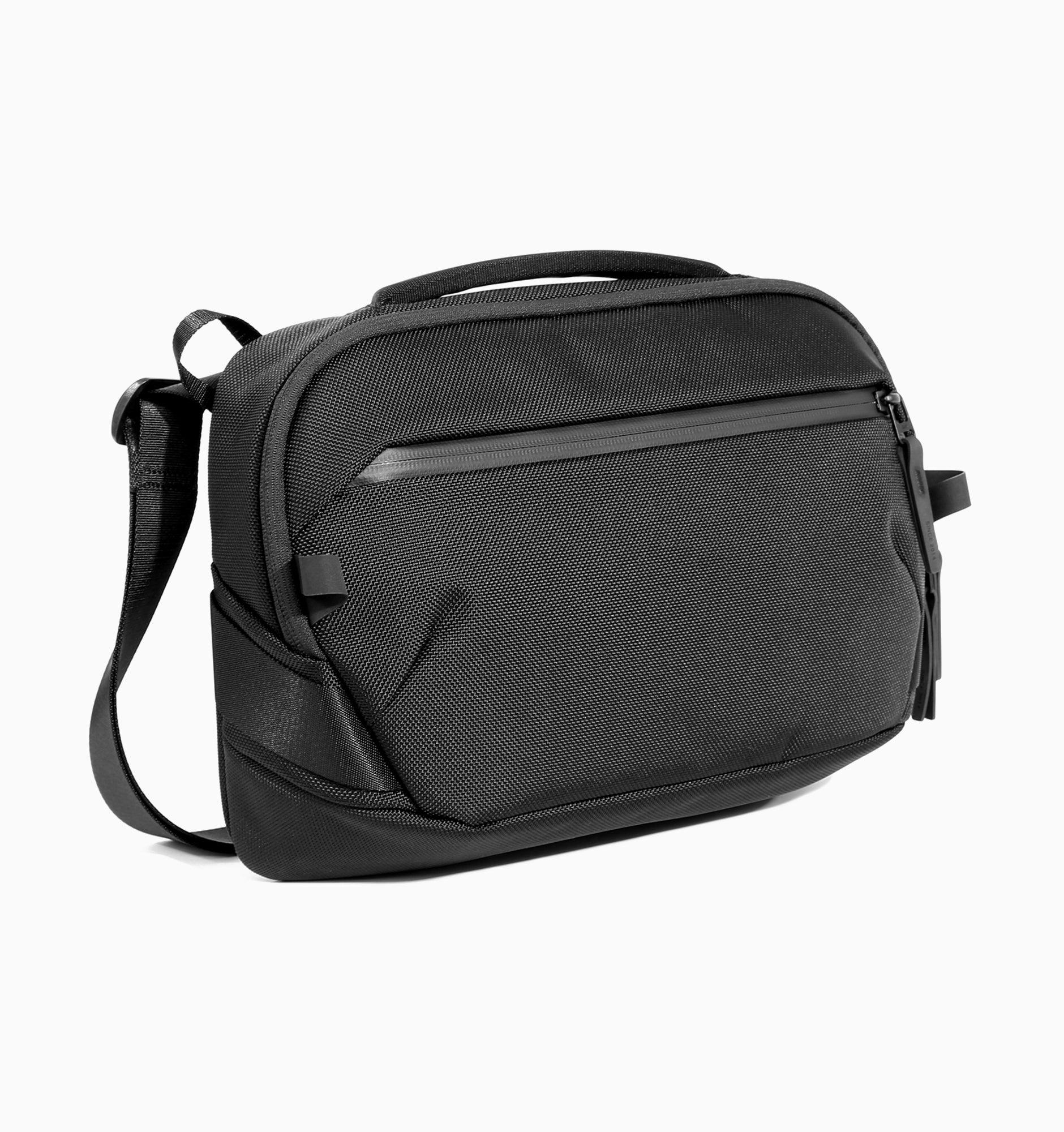 S*様 Aer Day Sling 4 Black 1680D CORDURA Aer Day Sling 4 Max – Rushfaster Australia