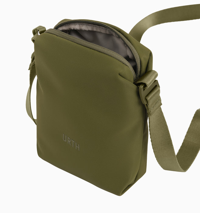 Urth Andesite Point and Shoot Camera Pouch 2L - Green