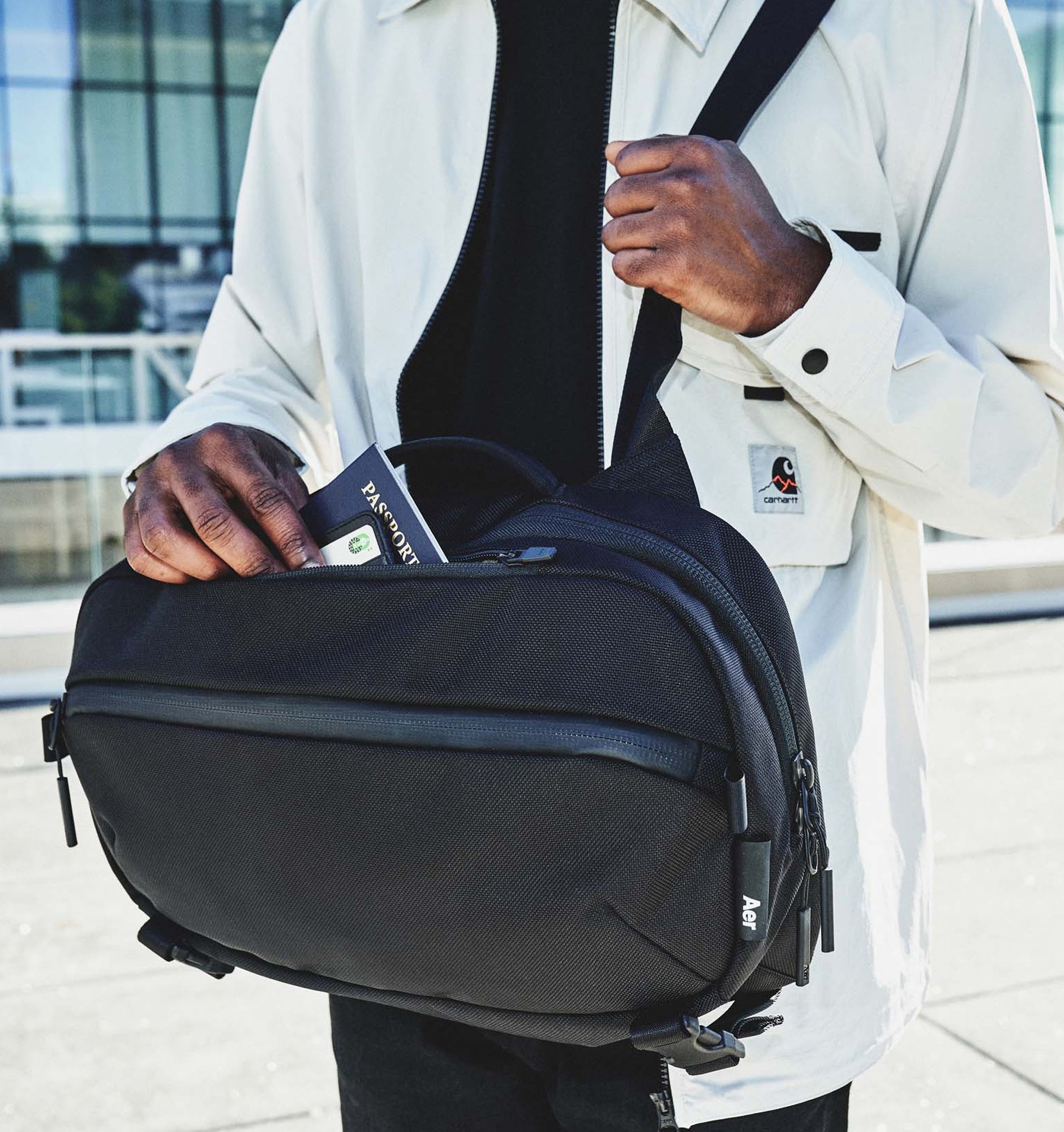 Aer Travel Sling 2 | Black Travel Sling Bag – Rushfaster Australia