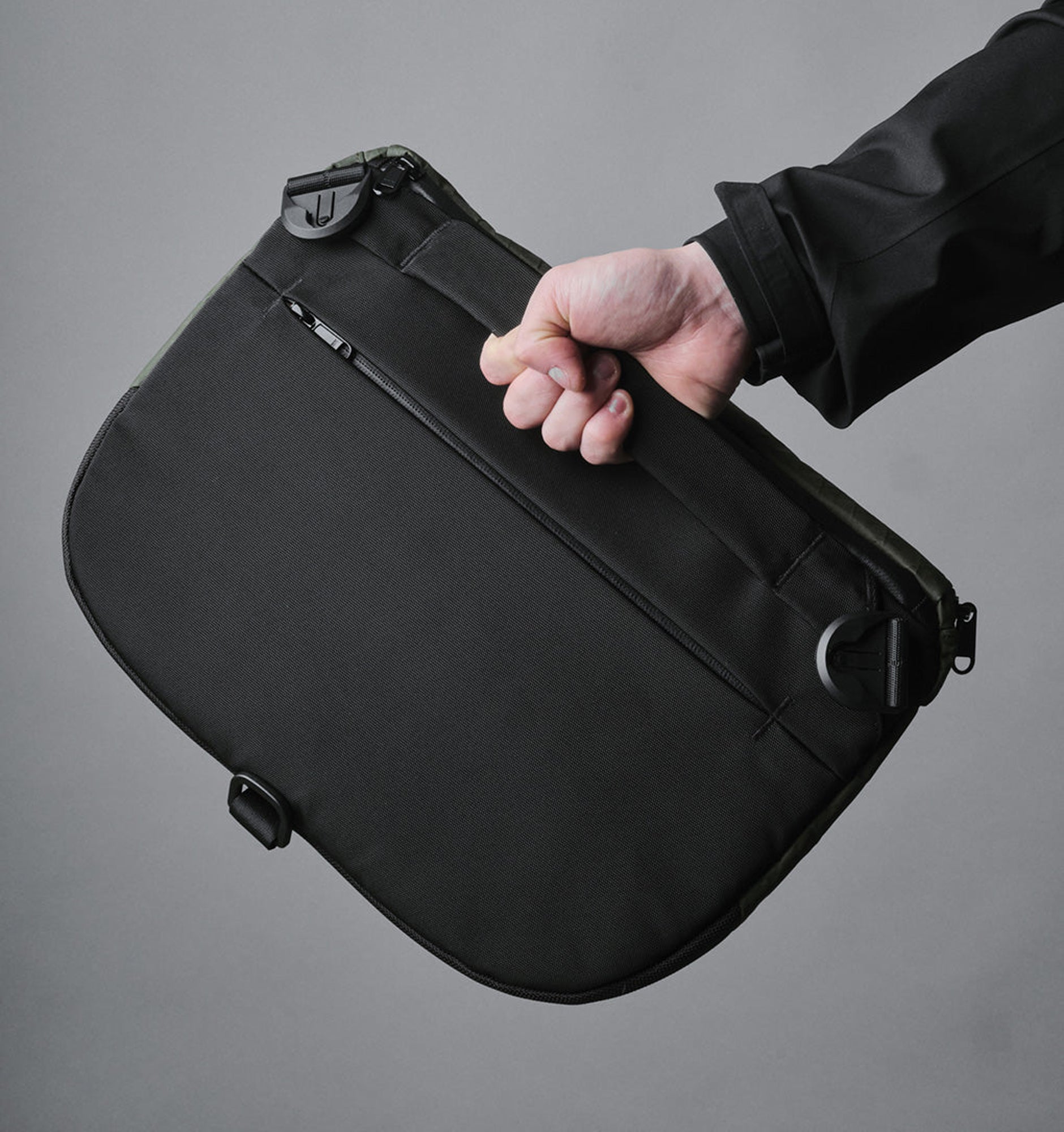【極美品】ALPAKA Bravo Sling Max V1 X-PAC Bravo Sling Max V2