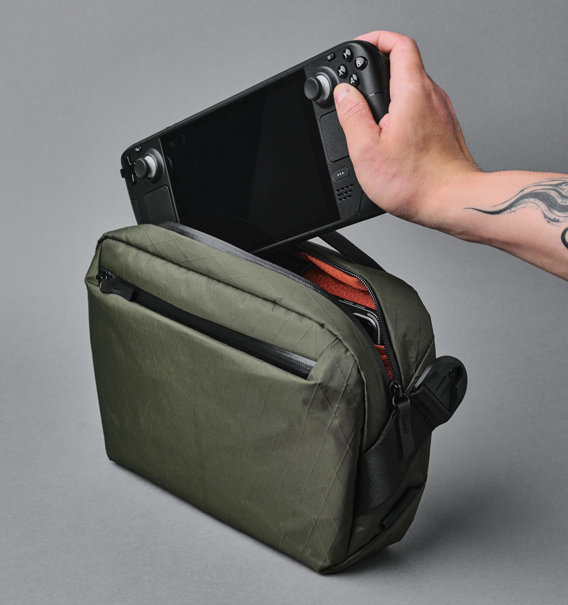 Alpaka Go Sling X-Pac (Cross body bags) - Rushfaster Australia