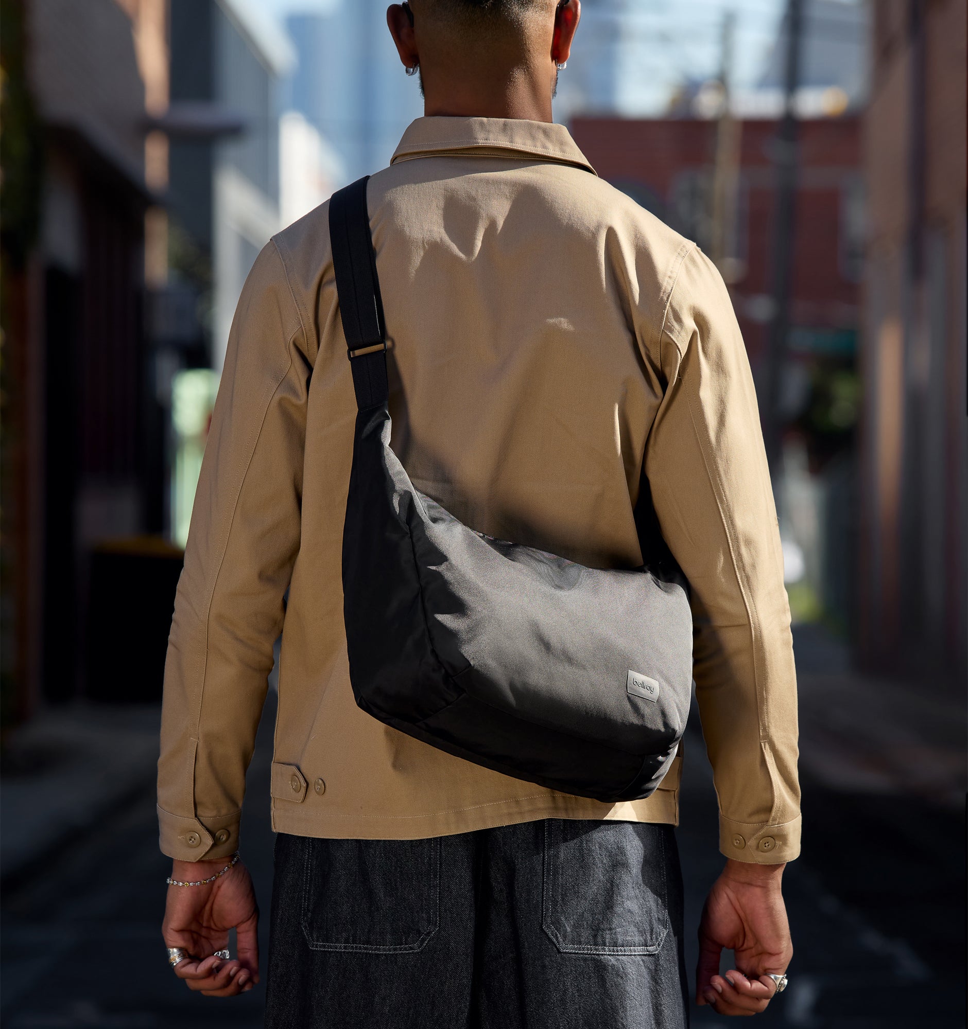 Bellroy Laneway Crescent Bag 容量12L Bellroy Laneway Crescent Bag 12L | Afterpay – Rushfaster Australia