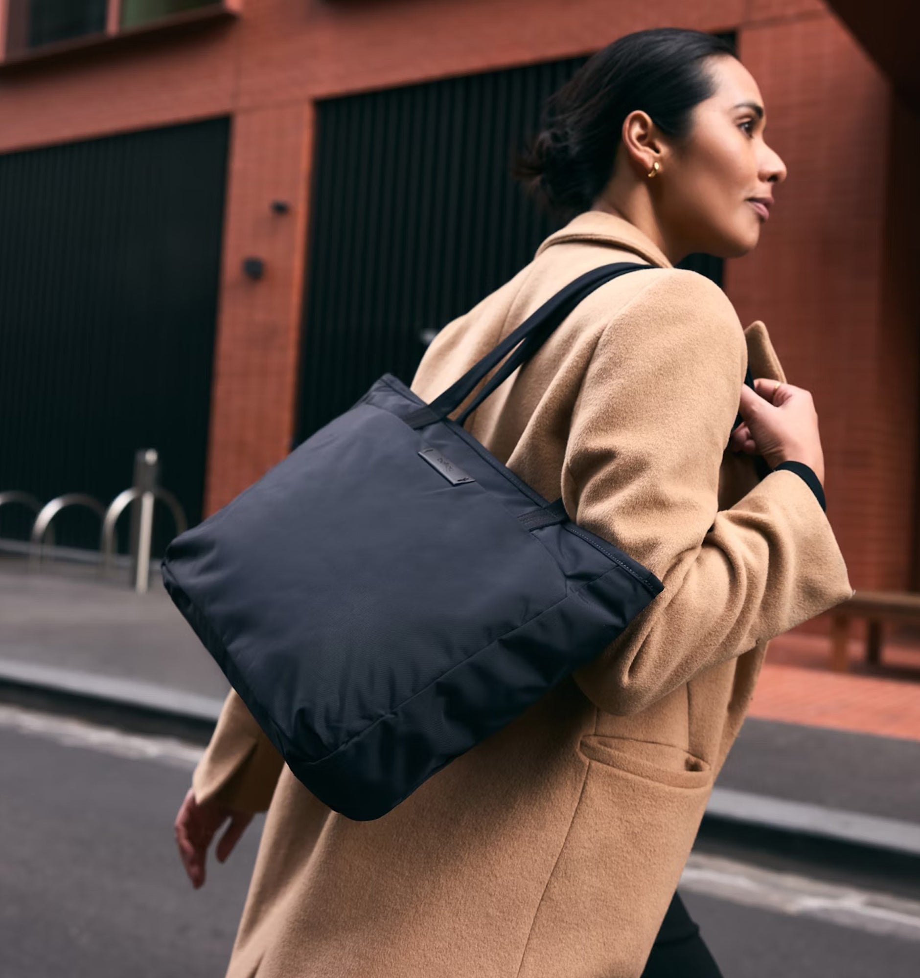 【Bellroy ベルロイ】 Tokyo Tote Compact（12L） Amazon.com: Bellroy Tokyo Tote Compact – (Laptop Bag, Tote