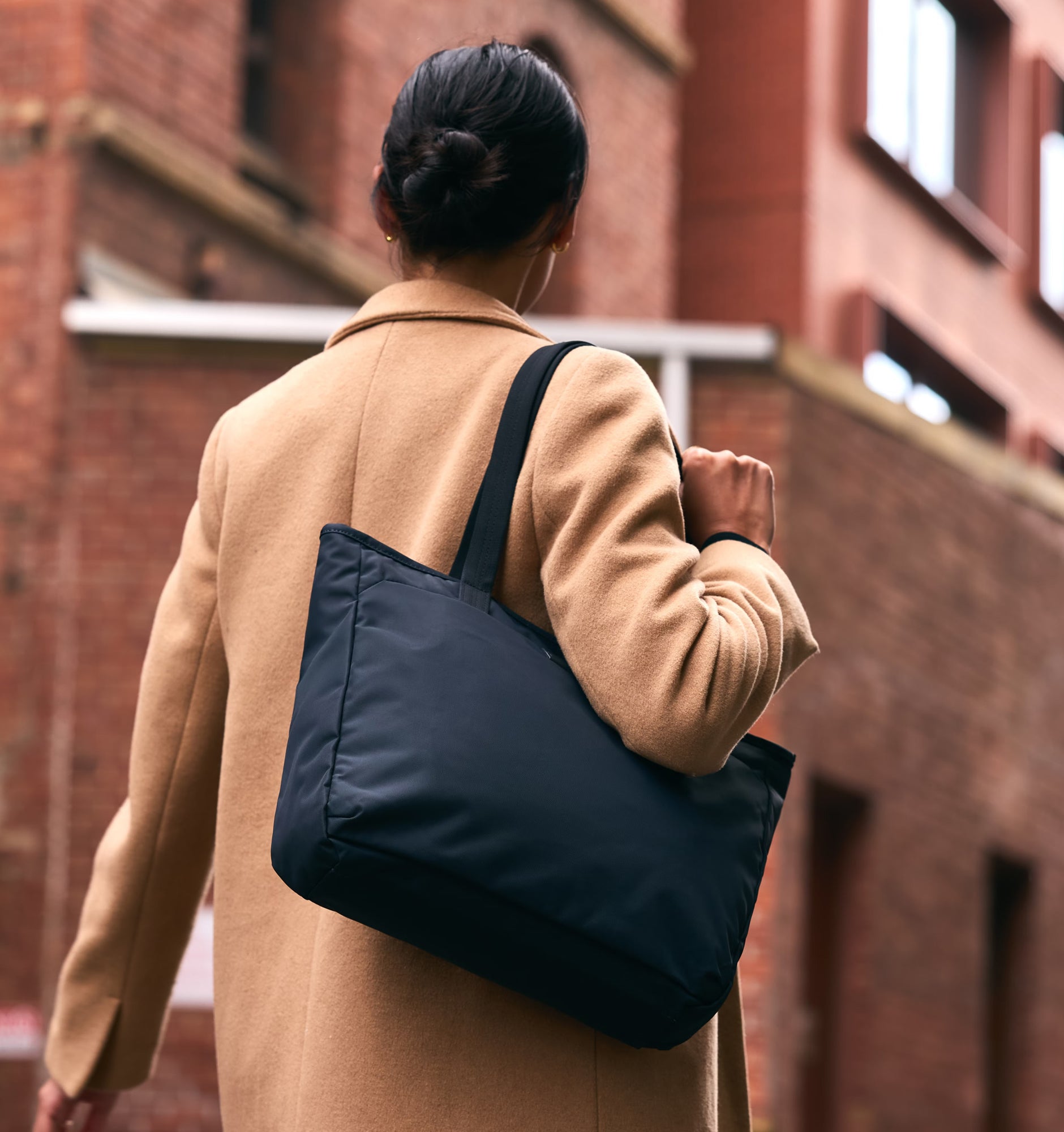 【Bellroy ベルロイ】 Tokyo Tote Compact（12L） Amazon.co.jp: [Bellroy] Tokyo Tote Compact ノートパソコンバッグ