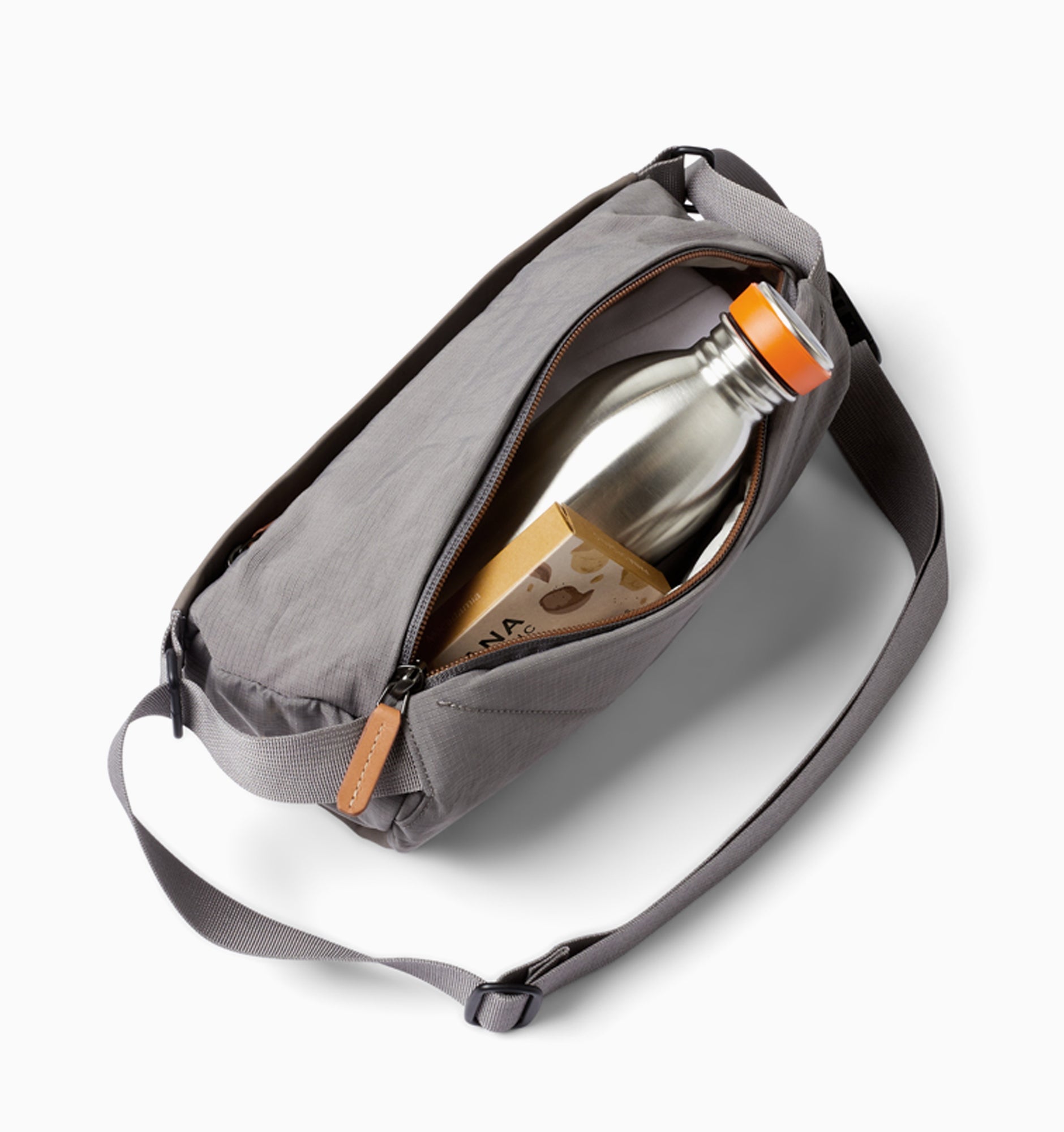 バッグ Bellroy Sling Mini Premium Bellroy Sling Mini Premium - Deep Plum: Handbags: Amazon.com