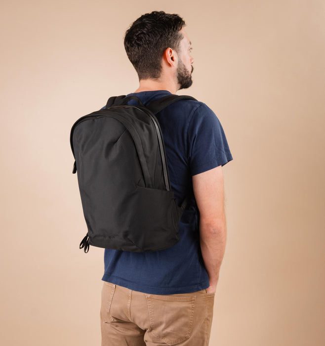 Moment 16" Everything Backpack 21L - Black