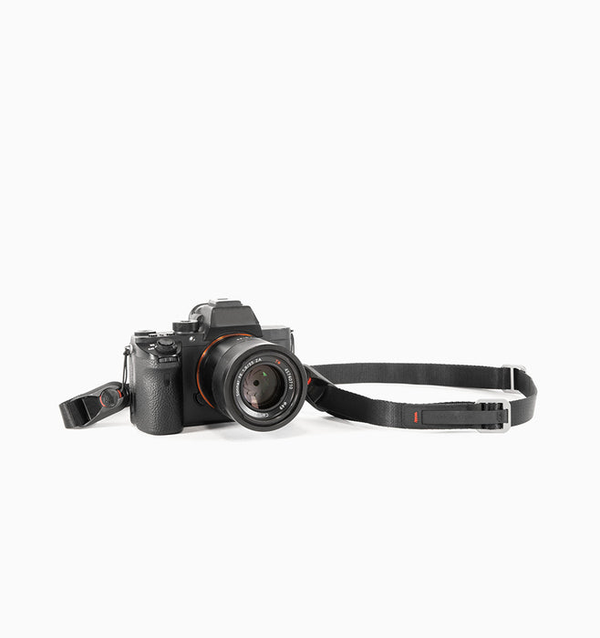 Peak Design Leash V.2: Quick-connecting versatile camera strap - Black